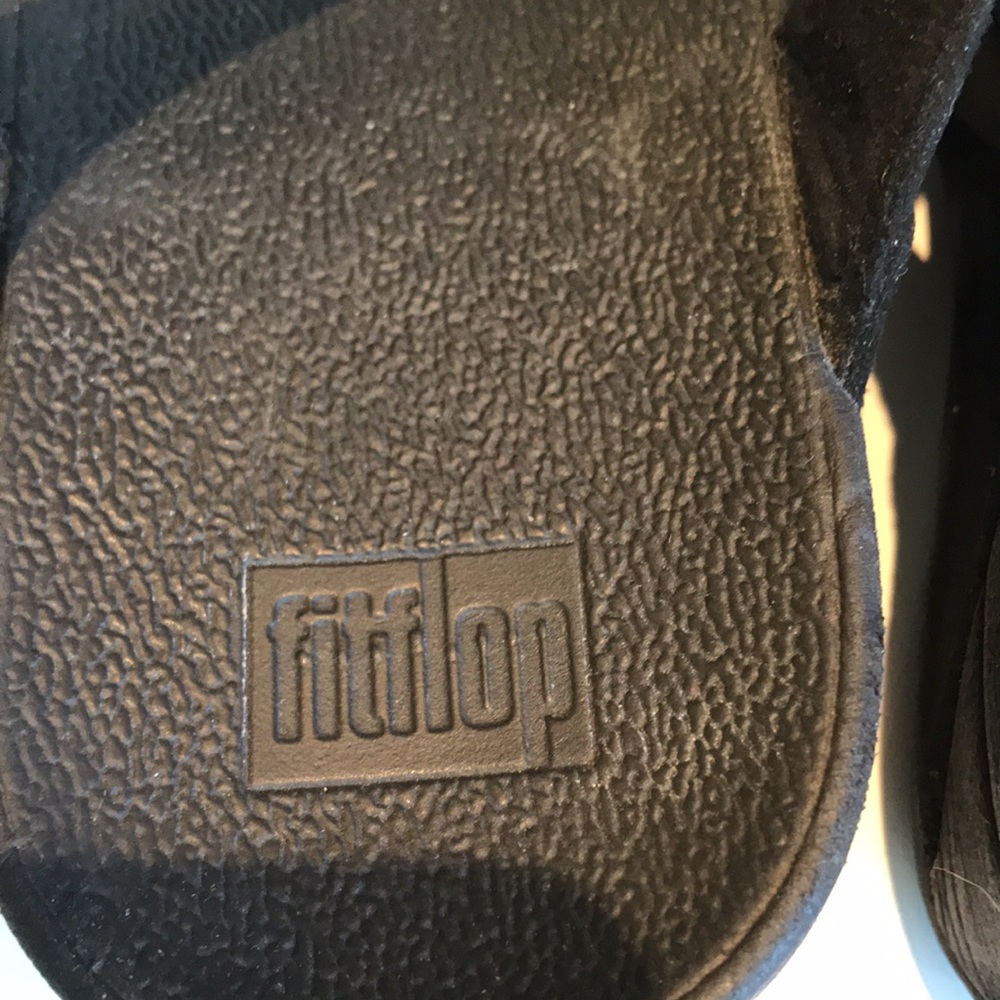 Fitflop black studded thong sandals size US 5 - Picture 8 of 9